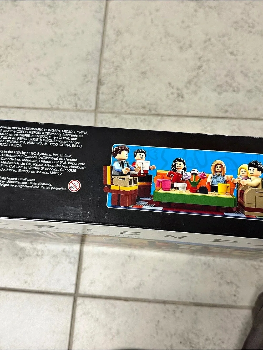 LEGO Ideas Friends Central Perk Building Set 21319 OPEN BOX